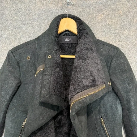 Veda 100% Shearling Leather Fur Moto Jacket Womens Small Motorcycle Designer Zip - Picture 2 of 16
